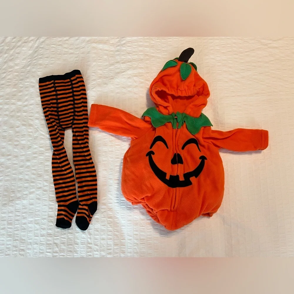 Baby winter Halloween pumpkin costume with striped socks - 6-9 months